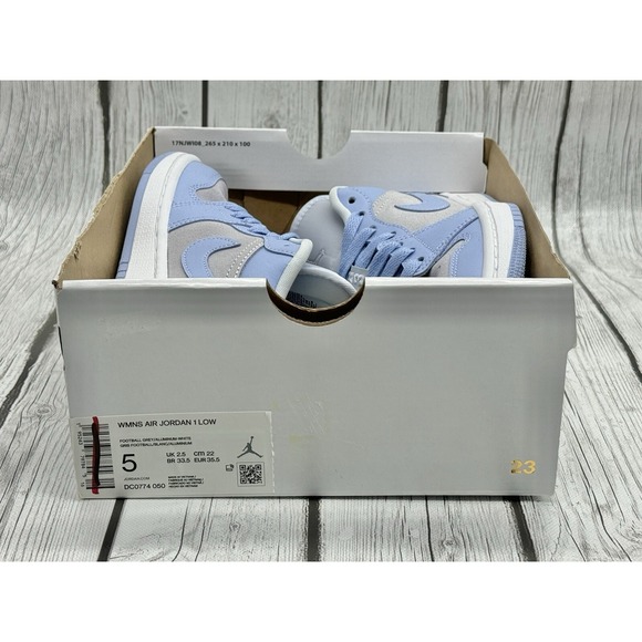 Nike Women's Air Jordan 1 Low Aluminum Size 5 DC0774‑050 - Picture 8 of 8